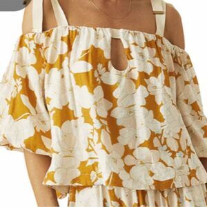 Mon Renn magnolia floral print top lyocell size small, NWT